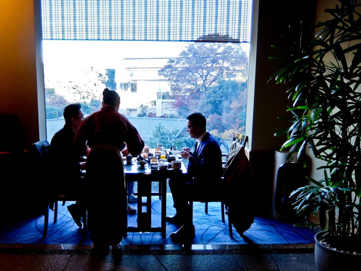 Hotel Chinzanso Tokyo Restaurant Miyuki Waitress