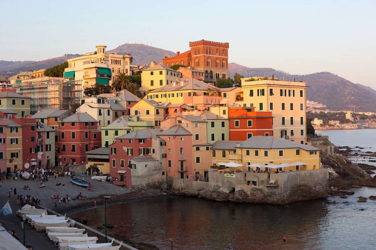 5-2 A seafront view of the old fishing village of Boccadasse.