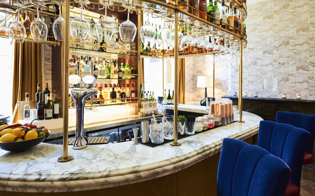 bristol-harbour-hotel-gold-bar2 bristol-harbour-hotel-gold-bar2
