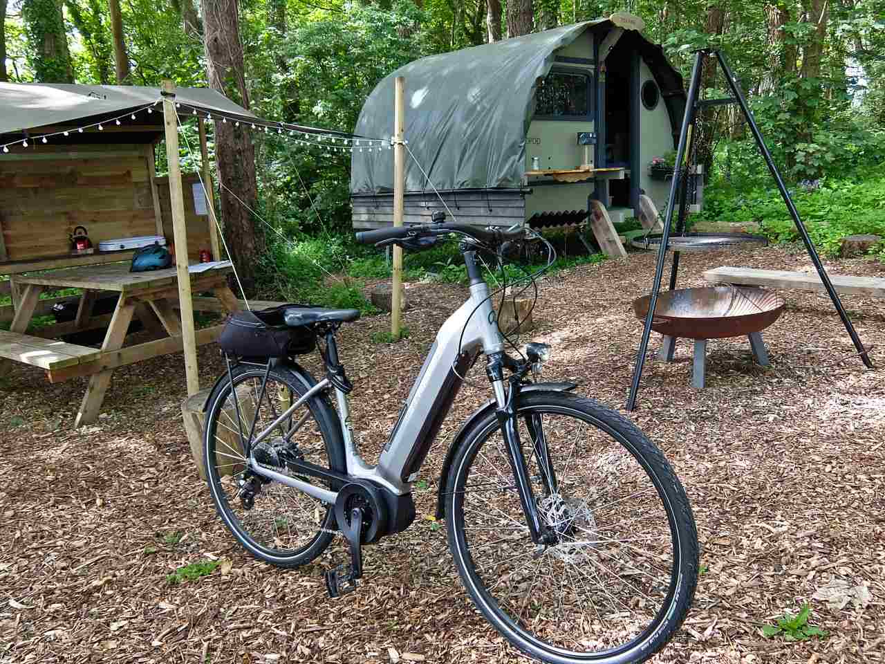 landpod-and-e-bike-1